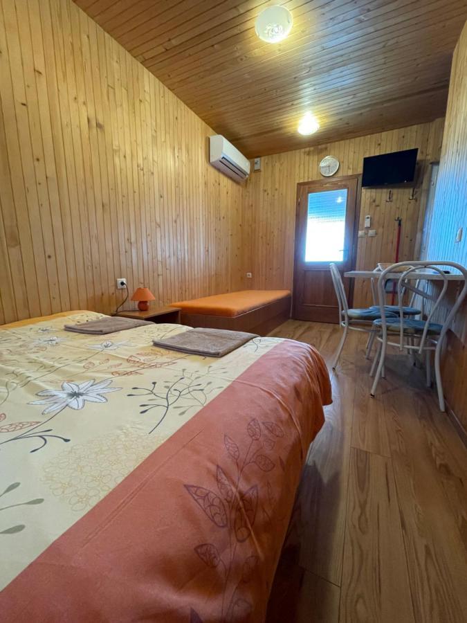 Néró Apartman Veľký Meder Esterno foto