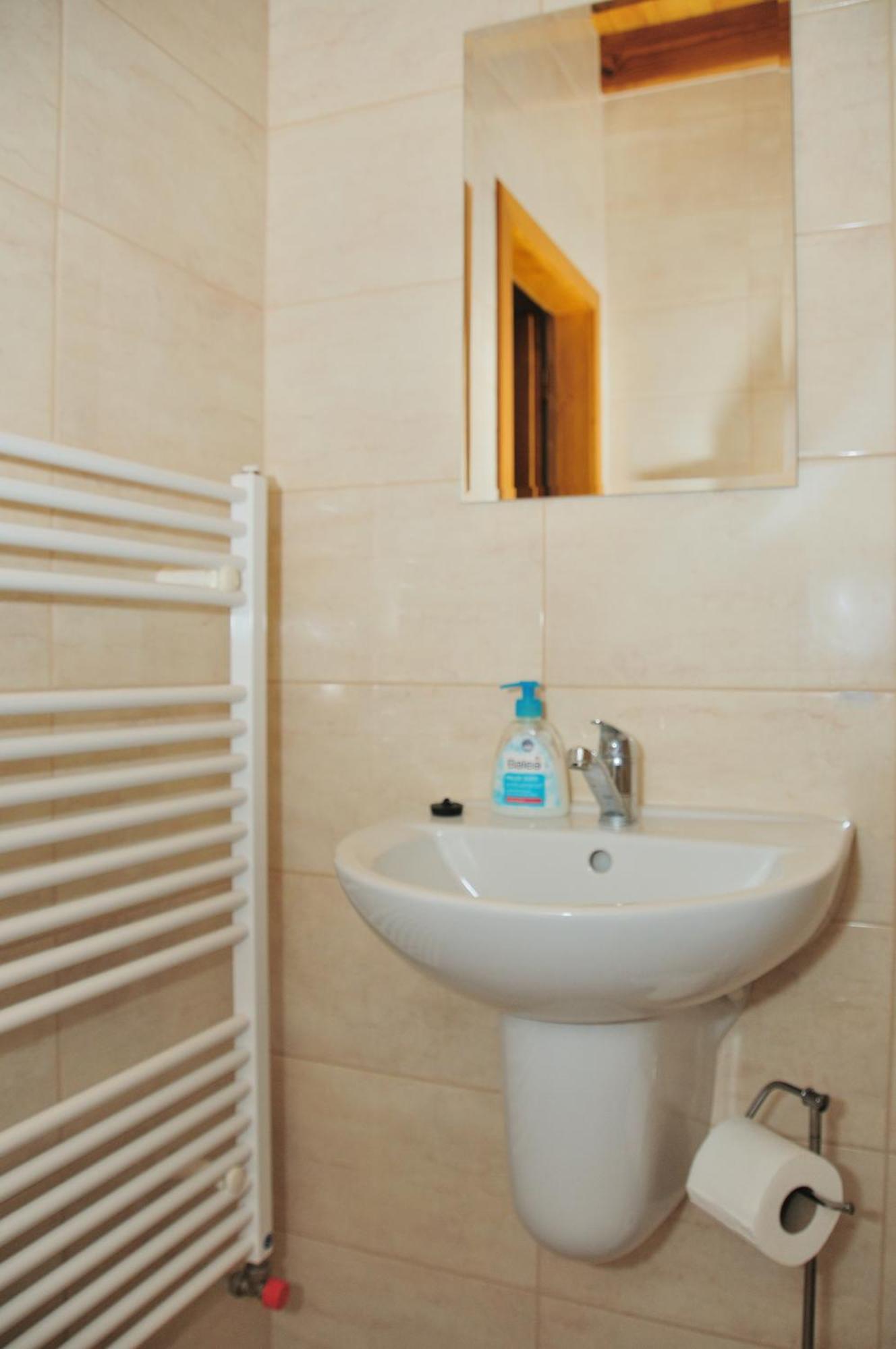 Néró Apartman Veľký Meder Esterno foto