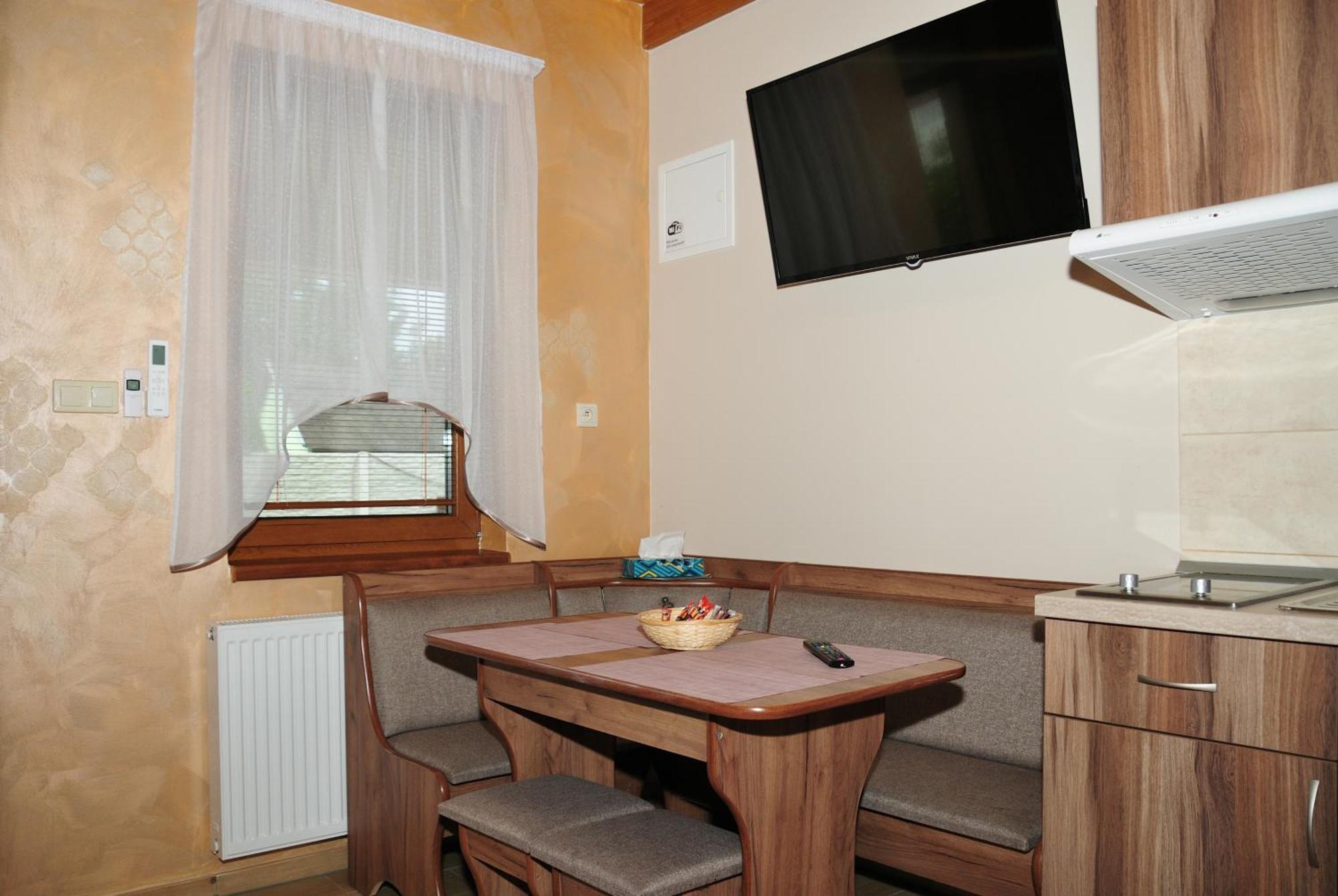 Néró Apartman Veľký Meder Esterno foto