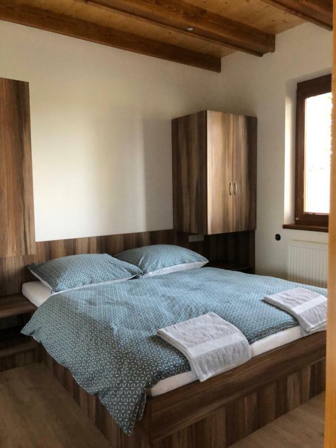 Néró Apartman Veľký Meder Esterno foto